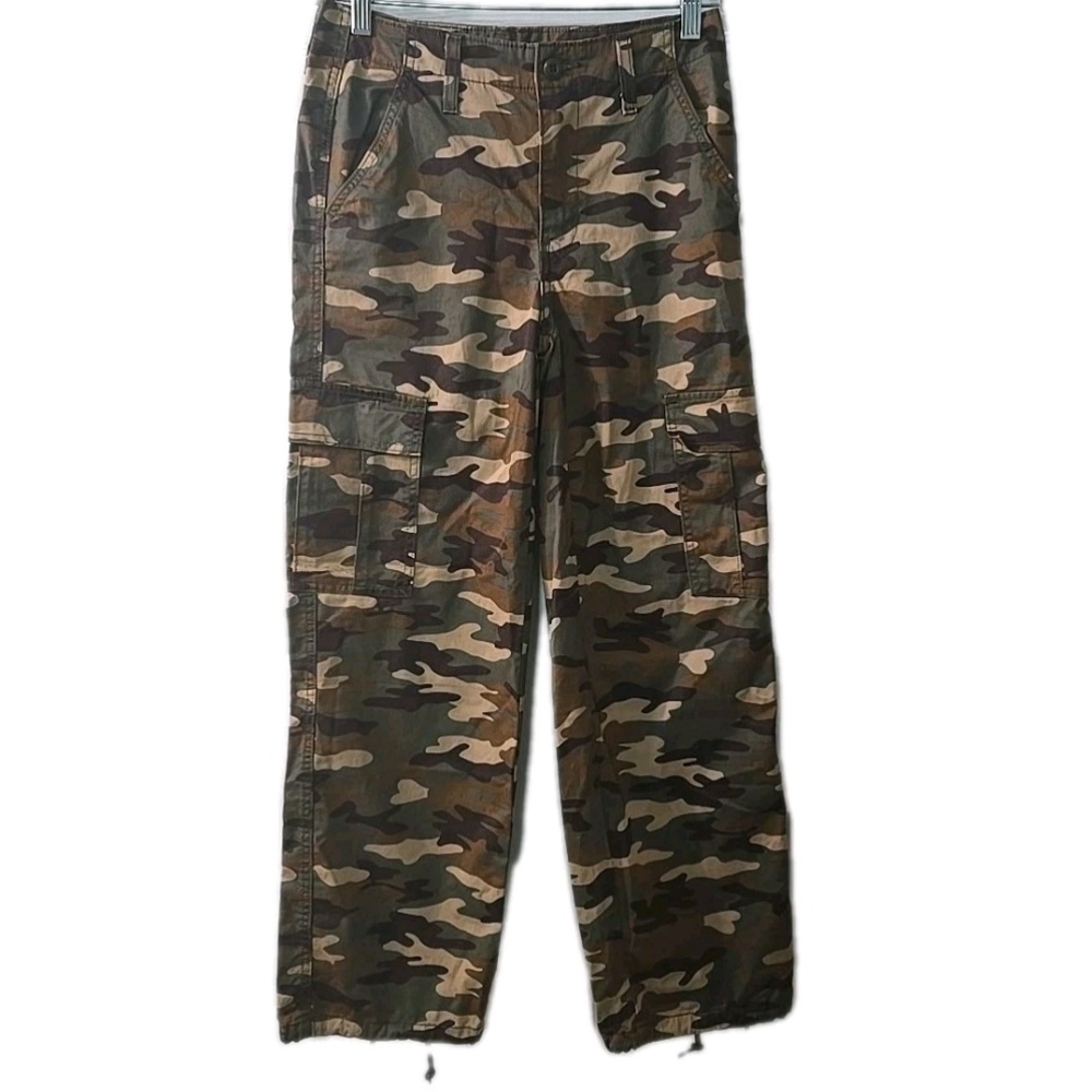 Levi's Women ‘94 Baggy 24x30 Camo Cargo‎ Mid Rise Loose Hip Thigh Adjust Hem
